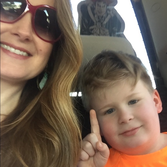 Meet your Posher, Erica - Picture 7 of 10